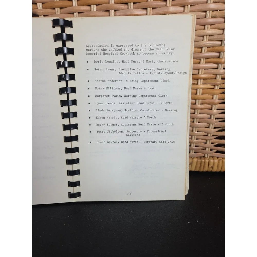 High Point Memorial Hospital Cookbook‎ 1985 High Point NC Nurses Staff Recipes